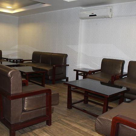 Hotel Bengal International Силигури Экстерьер фото