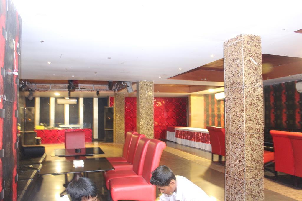 Hotel Bengal International Силигури Экстерьер фото